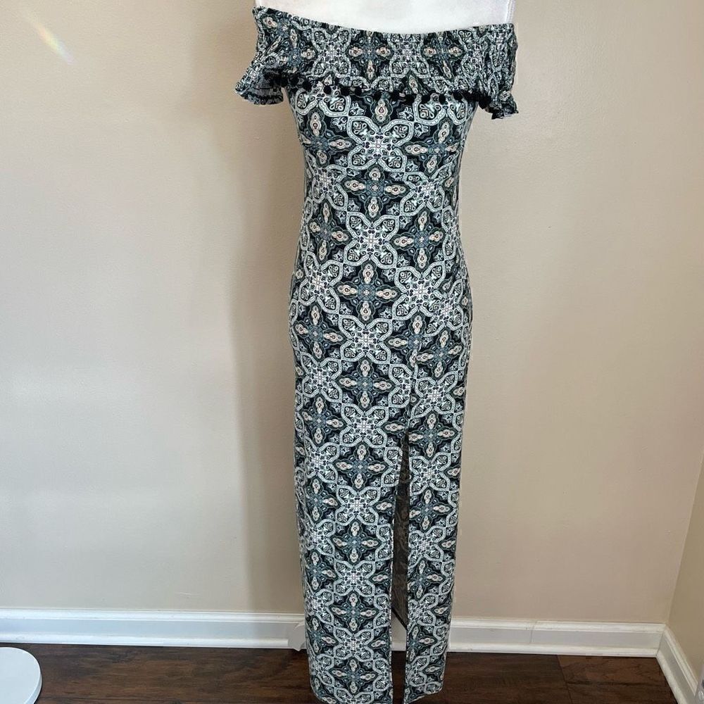 Derek Heart|Maxi Dress|Off the shoulder|Has Stretch|Geometric print